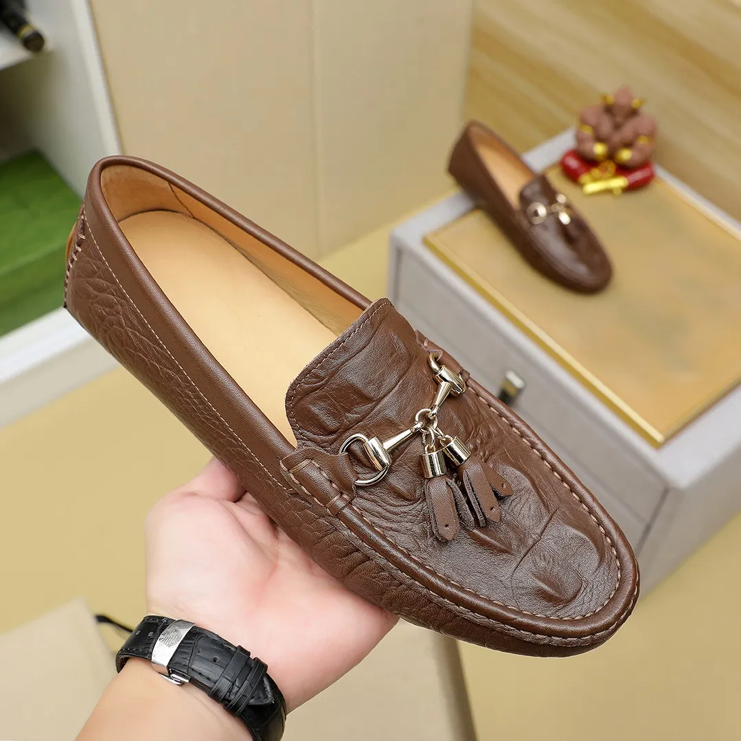 Men's shoes💰360💰🕷🕷️【 GUCCI 】Gucci's best-selling trendy men's casual slip-on shoes 🇨🇳Official website original 1:1 mold 💯Original quality, fine workmanship ☘Fashionable and versatile, perfect shape, comfortable on the feet 🍓Trendy men's recommended model, imported cowhide on the top layer 🎋High-quality pigskin lining, rubber wear-resistant and non-slip outsole, high-end atmosphere, worth owning 🍉Optional 38-44